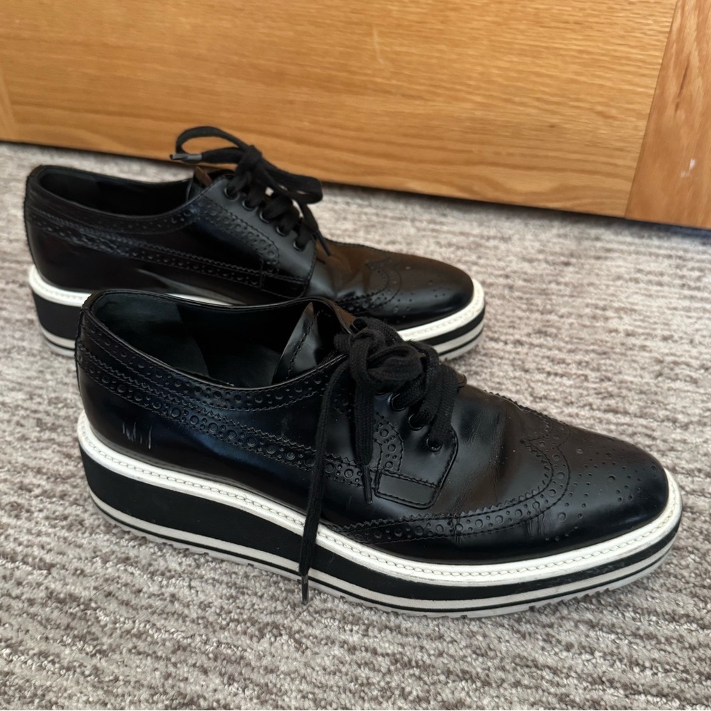 Prada loafers sz37 wonderful condition